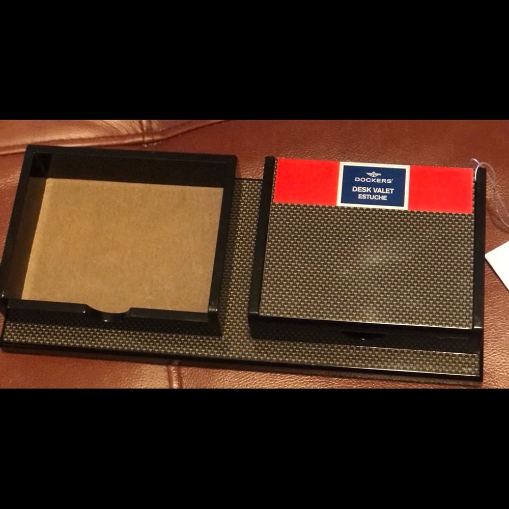 DOCKERS Desk Caddy